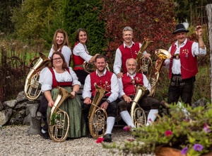 Neuanschaffung/Erneuerung der Trachten der Rettenbacher Musikanten