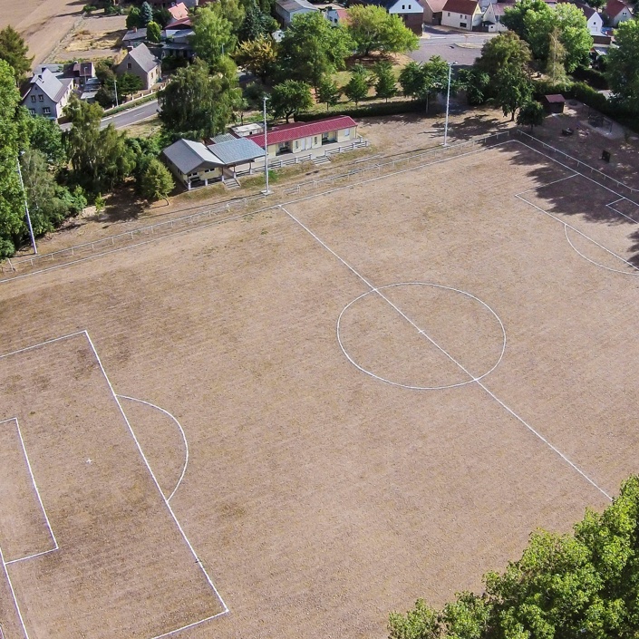 Neue Tore + Markierungswagen für Sportplatz/Neue K