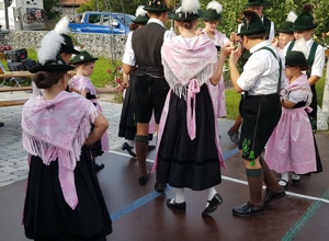 Trachtenbeschaffung für unsere Trachtenjugend