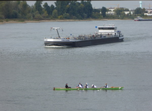 Ein neuer Kühlschrank für das Bootshaus der RG Niederkassel