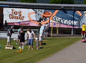 Neuer Rasenmäher zur Pflege der Fußballplätze
