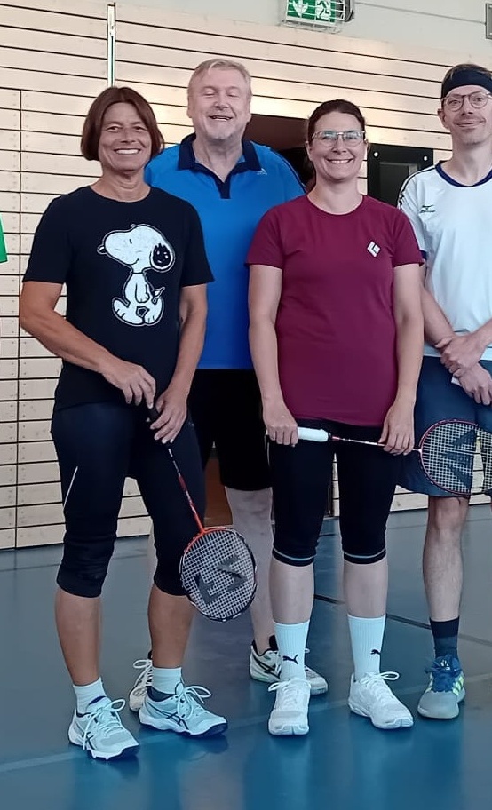 neue Badminton-Feldmarkierung