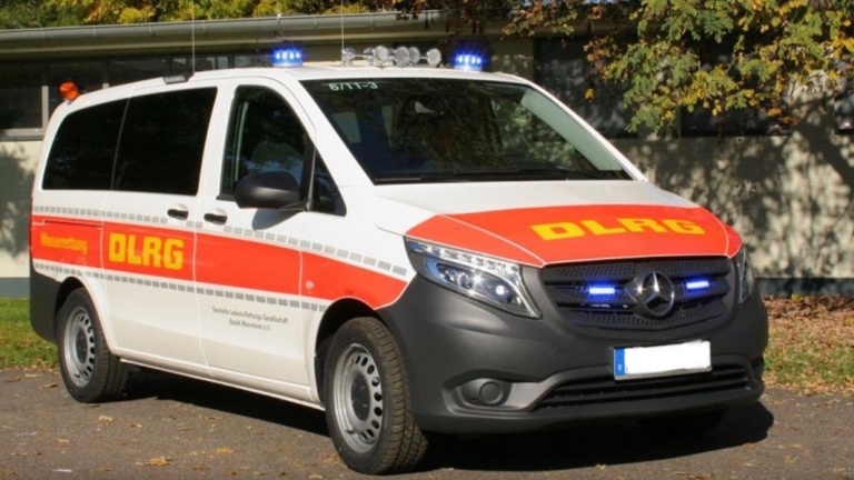 Einsatzfahrzeug mit Garage