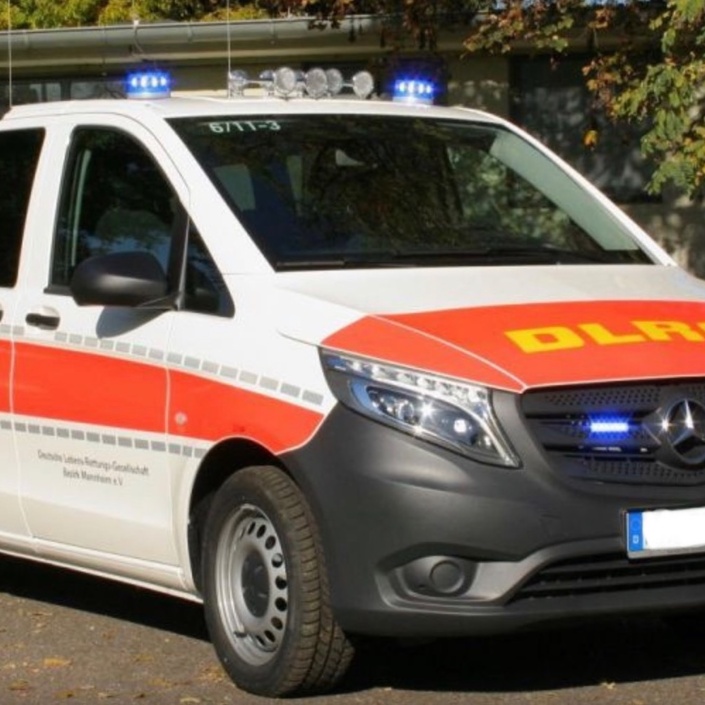 Einsatzfahrzeug mit Garage