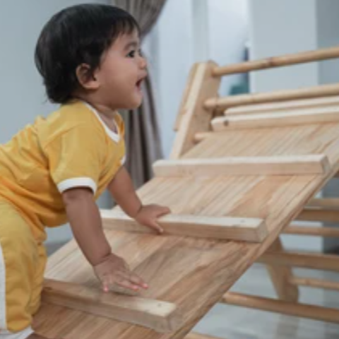 Holzspielgeräte für die Kindergärten in Heuchelheim und Kinzenbach