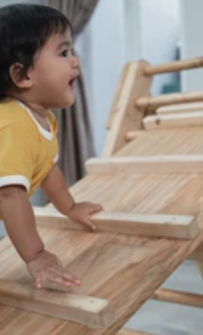 Holzspielgeräte für die Kindergärten in Heuchelheim und Kinzenbach