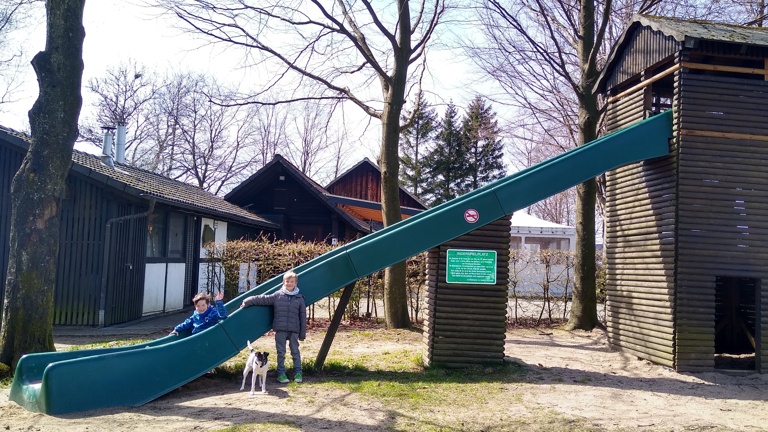 Röhrenrutsche für den Spielplatz Dorfgemeinschaft Dannenberg