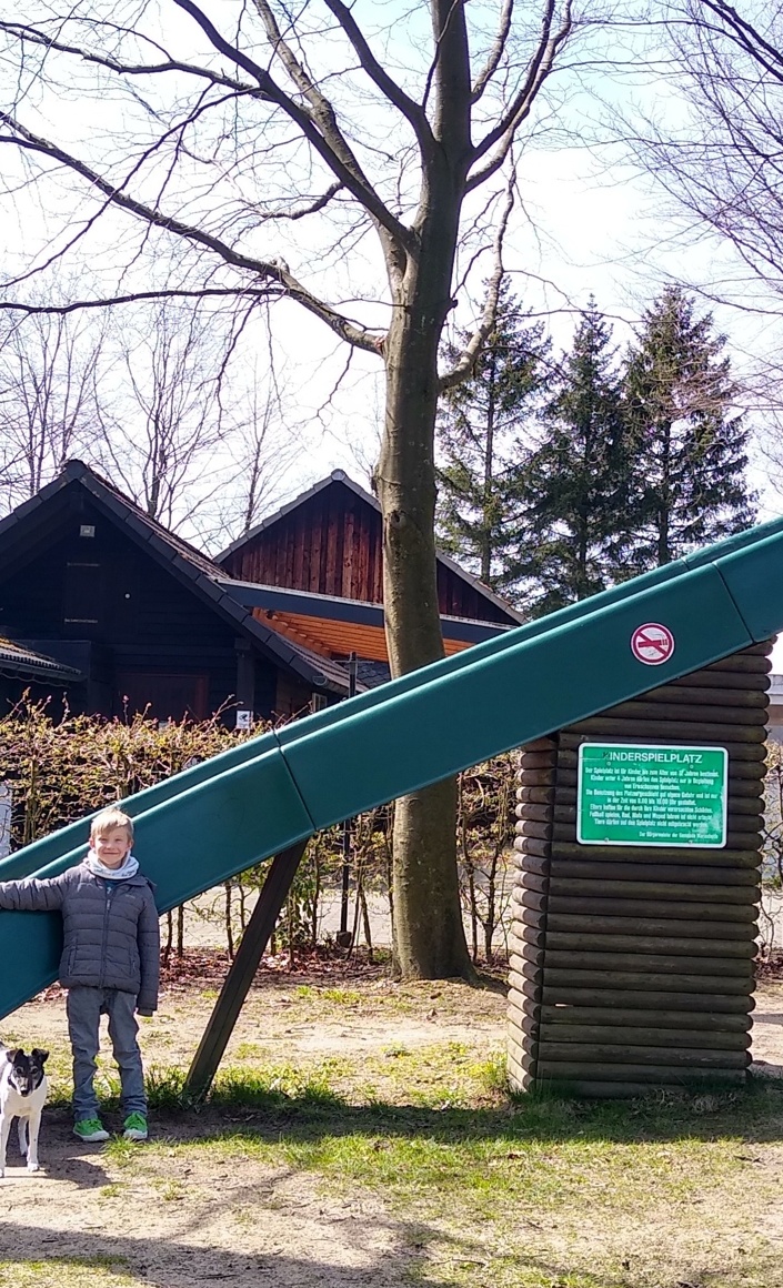 Röhrenrutsche für den Spielplatz Dorfgemeinschaft Dannenberg