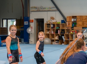 Gemeinsam zum neuen Stufenbarren - weil jeder Griff zählt