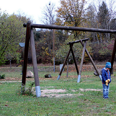 Neue Schaukel Kinderspielplatz