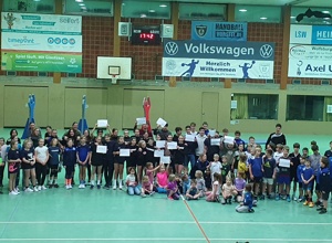 Einheitliche neue Trikots für die Handballjugend des MTV Vorsfelde