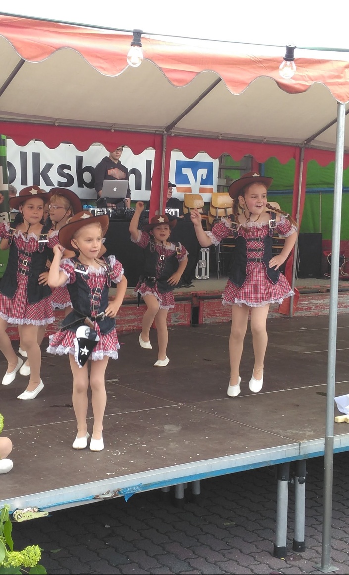 Bühnenelemente für den Pfalzdorfer Karneval