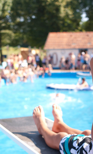 Neuer Aufsitzrasenmäher für das Freibad Weiler
