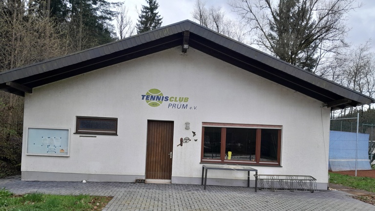 Clubhaus TC Prüm, Wiederherstellung nach der Flut mit Verbesserungen