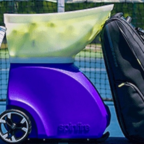 Neue Ballmaschine TC Ebersteinburg