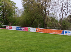 Für unseren Sportplatz wollen wir 2 Spielerkabinen anschaffen.