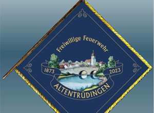 Nach 150 Jahren die erste Vereinsfahne für die FFW Altentrüdingen