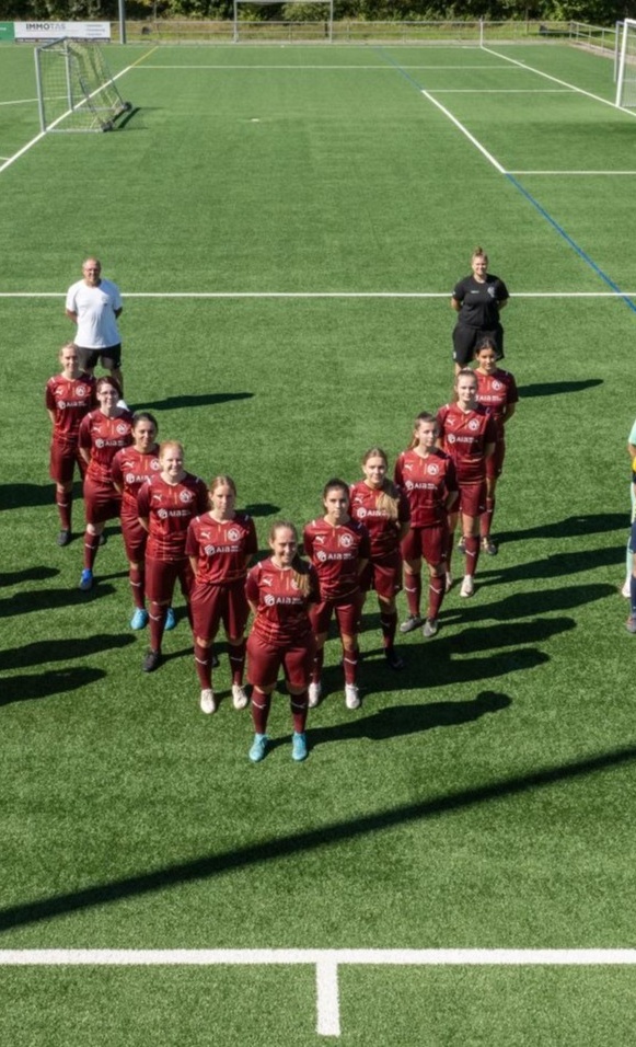 Neue Trainingsbekleidung Frauen + Mädchen