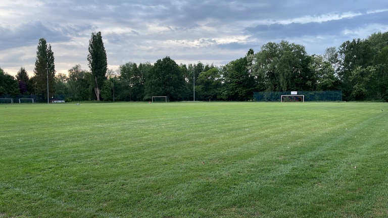 SV Wilkenburg automatisiert Beregnung und Mäharbeiten