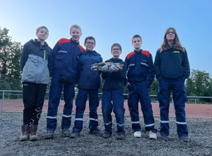 Neue Kleidung für die Jugendfeuerwehr Ulmet