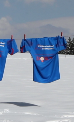 Neue Spielkleidung für die Tischtennisabteilung des SV Deuchelried
