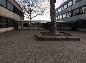 5 Schülerinnen gegen den LANGWEILIGEN Schulhof