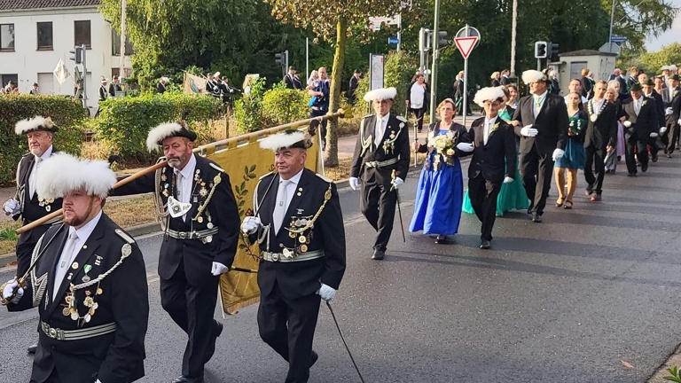 Unsere Schützenfahne braucht eure Unterstützung