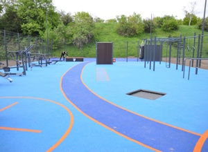 Neues Sportgerät für die Outdoor-Fitness-Anlage