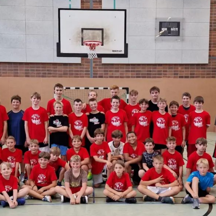 Neue Bälle für die Basketball Jugend der White Devils