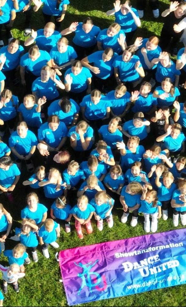 Neue Vereinskleidung Dance United