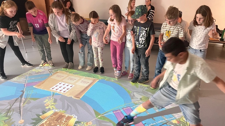 ActiveFloor - Bewegen, Spielen und Lernen an der GS Mitterteich