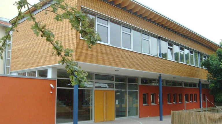 Umgestaltung Schulgarten in ein "grünes Klassenzimmer"