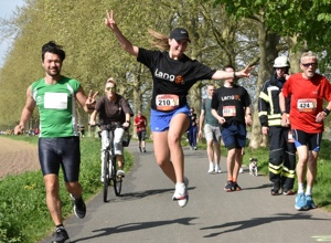 3, 2, 1 … Go! Start- und Zielbogen Höxteraner Feuerwehrlauf