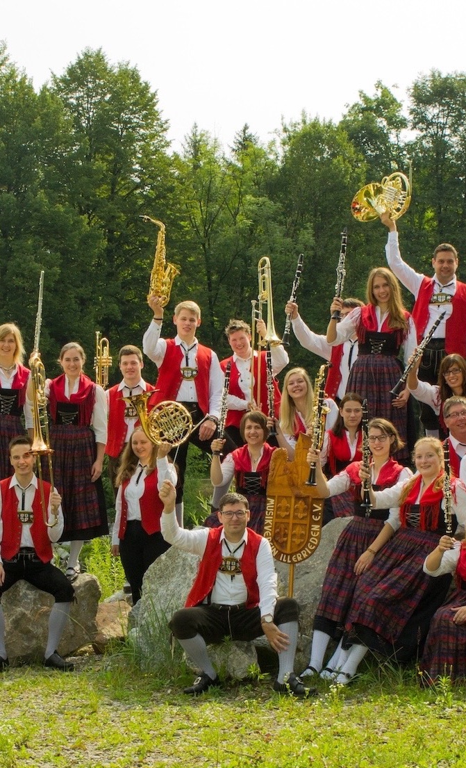 Erneuerung der Trachten beim Musikverein Illerrieden