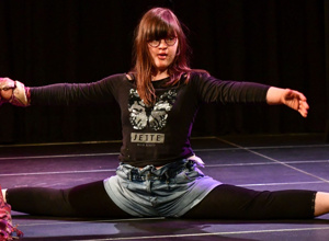 GiRRRRLs professionelles Theater mit Schauspielerinnen mit Down-Syndro