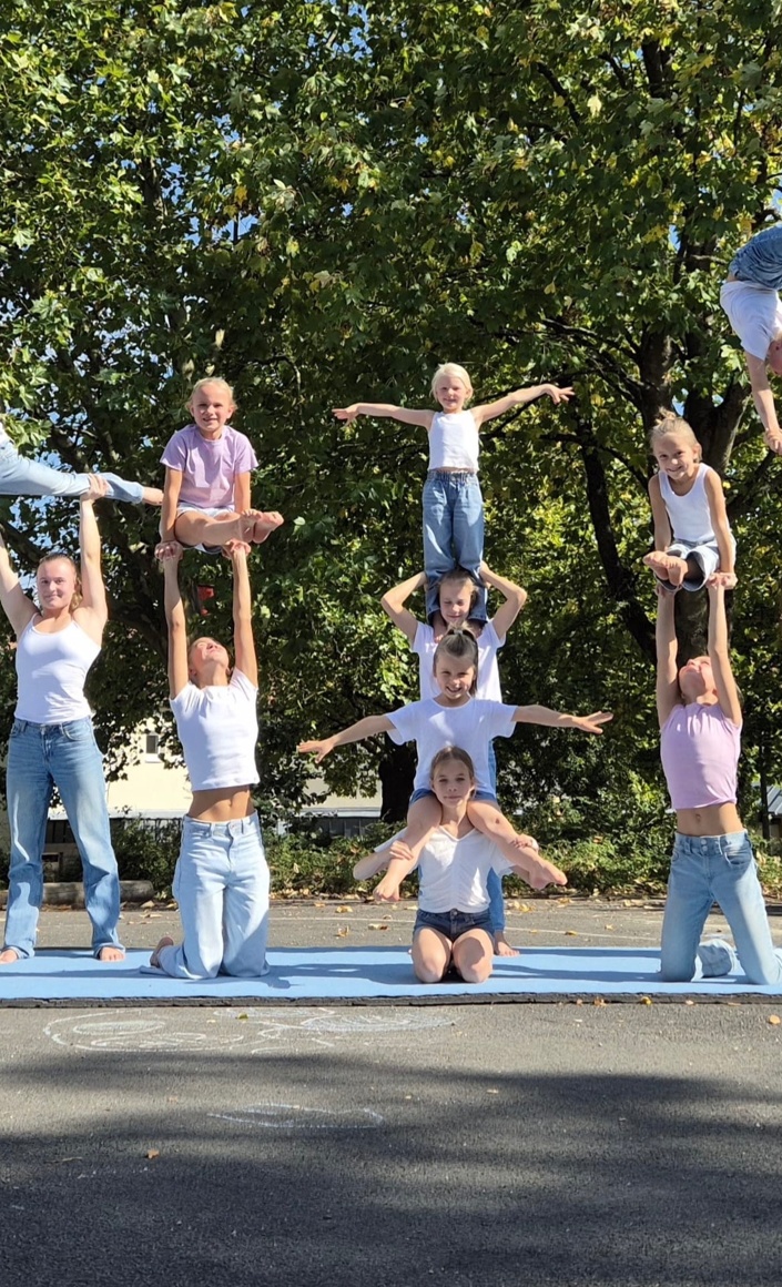 Neue Wettkampf-Turnfläche für die Sportakrobaten des KSV Baunatal