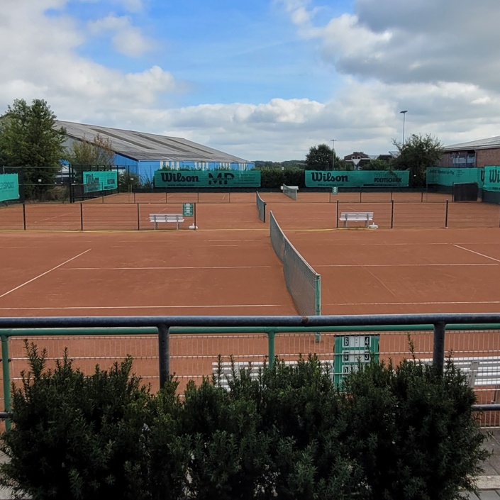 Sanierung eines Tennisplatzes