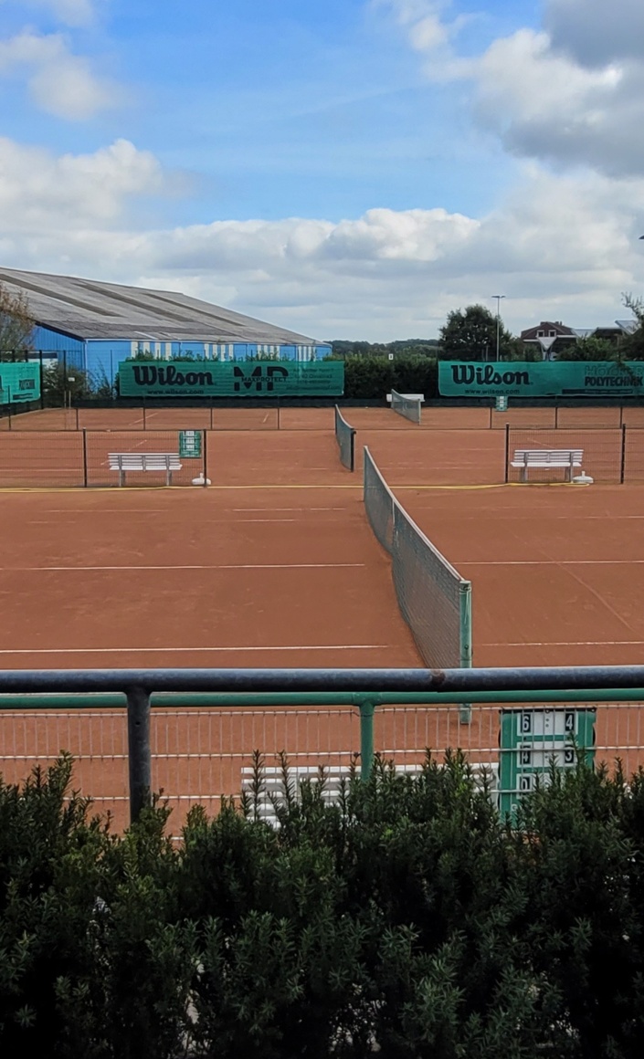 Sanierung eines Tennisplatzes