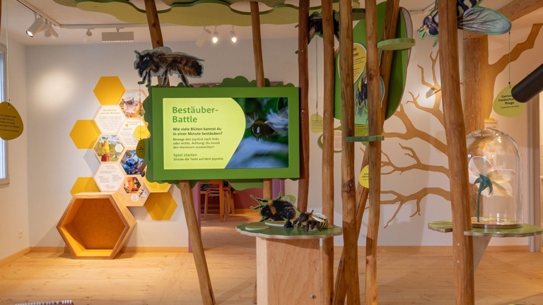 Interaktive Stationen in der Natur Werkstatt Streuobstwiese