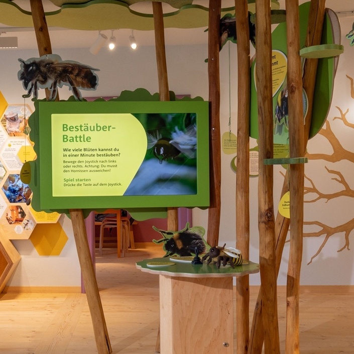 Interaktive Stationen in der Natur Werkstatt Streuobstwiese