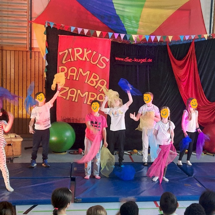 Ramba Zamba an der Pesta - Zirkustalent stärkt Selbstvertrauen