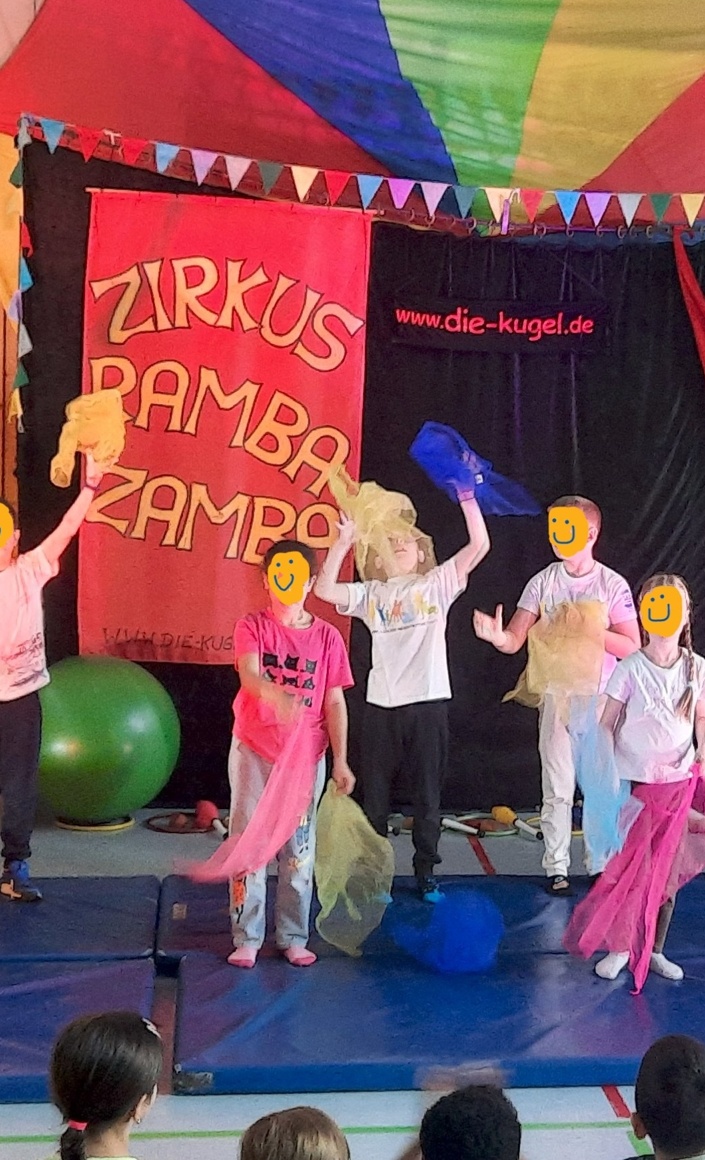 Ramba Zamba an der Pesta - Zirkustalent stärkt Selbstvertrauen