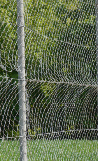 Neuer Ballfangzaun für die Spvgg Loiching