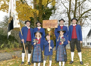 Erneuerung der Tracht für die Trachtenkapelle