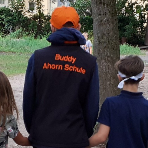 Ein Musikvideo für die Ahorn- Buddys