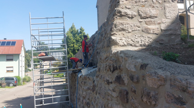 Sanierung der Kirchenmauer an der Kirche Waldtann