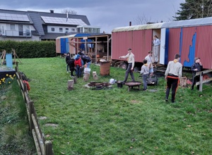 Neuer Aufbau eines Bauwagens der Pfadfinder