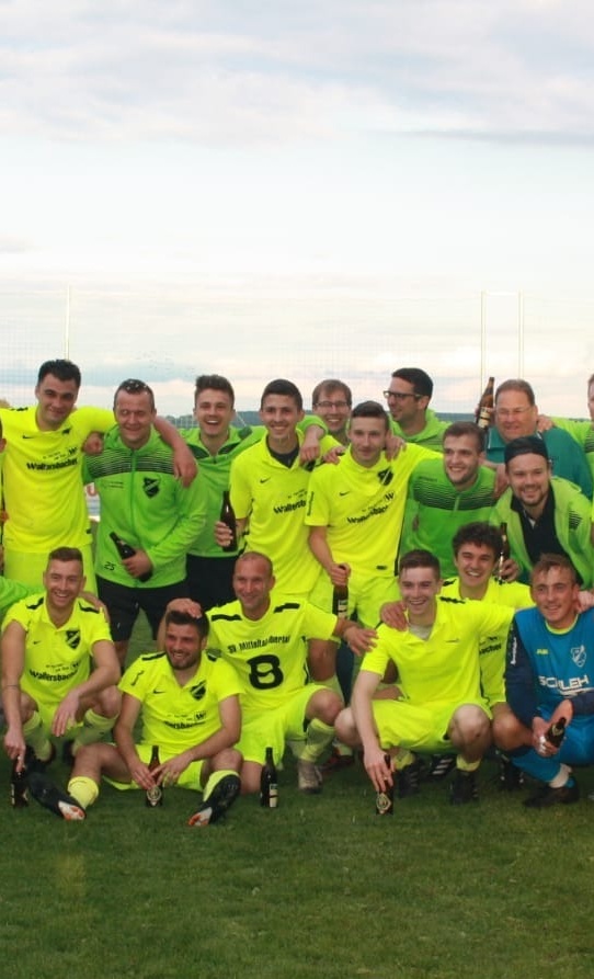 Einheitliche Trainingsanzüge für unsere aktiven Fußballer