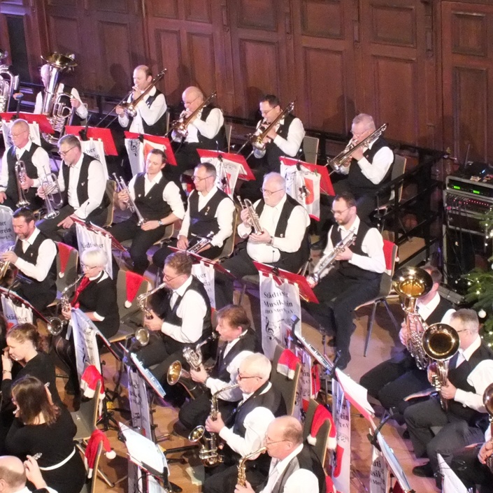 neue Orchesterbekleidung dringend benötigt