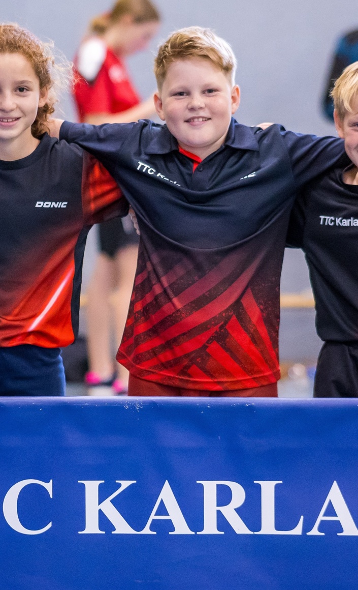 Ein Verein - viele Teams: Neue Trikots für den TTC Karla